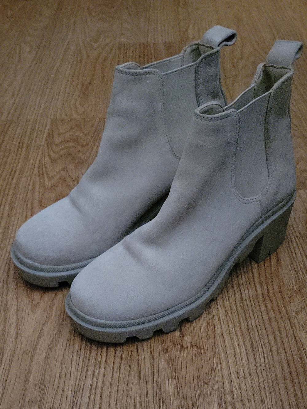 Steve Madden Women's Chelsea Lug Boot - Beige Suede